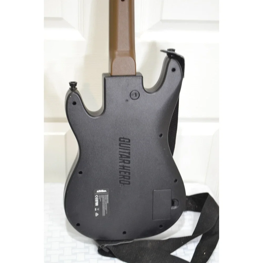 Activision‎ Guitar Hero Live Wireless Guitar Controller, S/N BGS1AL